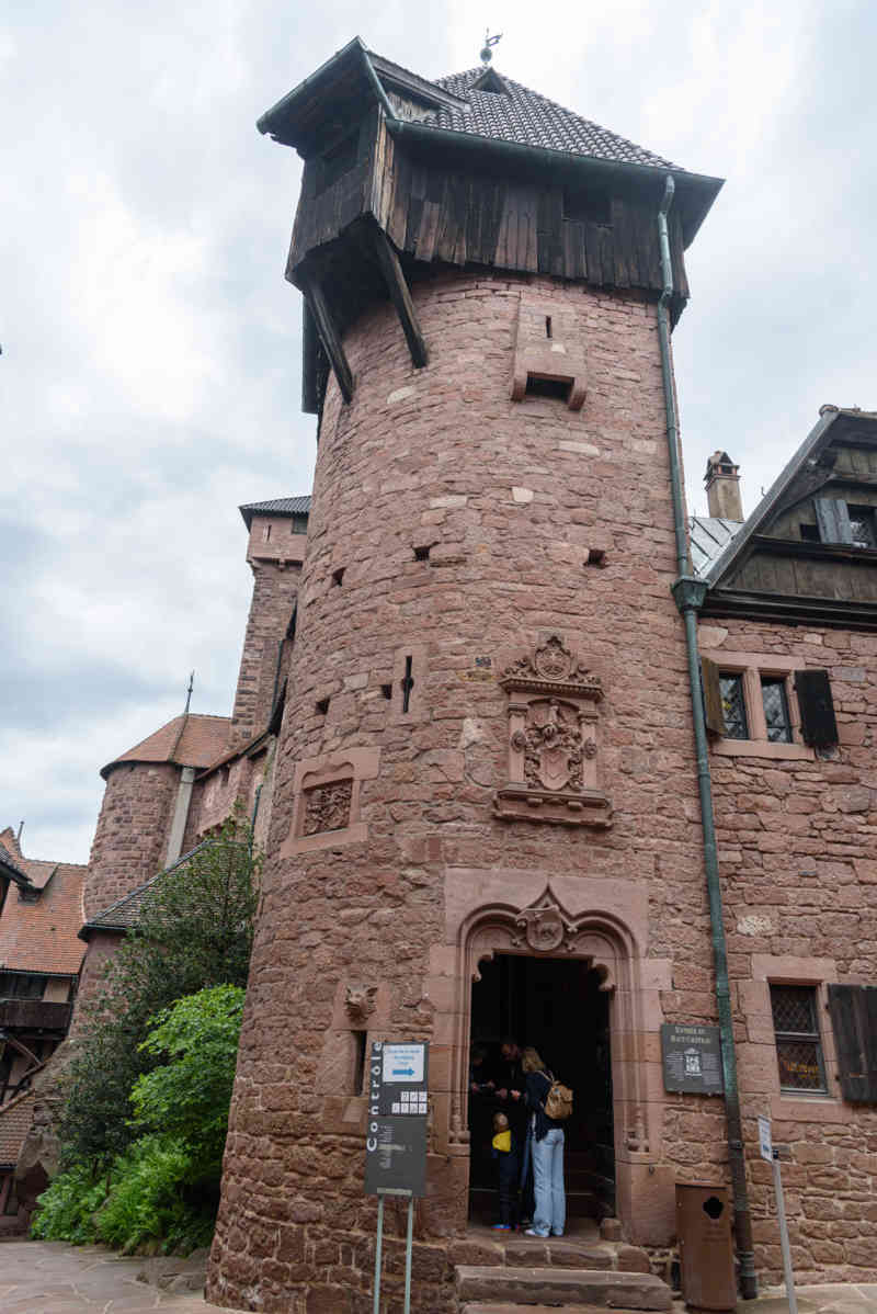 Francia - Alsacia 376 - Orschwiller - castillo de Koenigsbourg.jpg